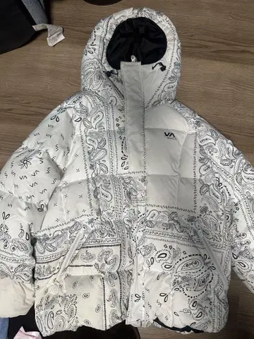 RVCA LIGIG 반다나 패턴 다운 자켓