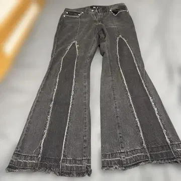 HARE 블랙 부츠컷 데님 M
