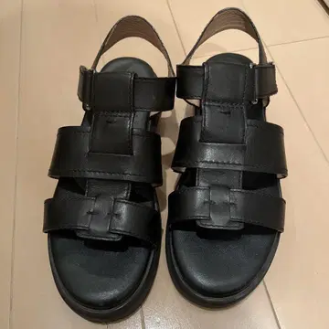 콜한 블랙 스트랩 샌들