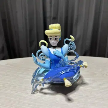 신데렐라 피규어 파랑