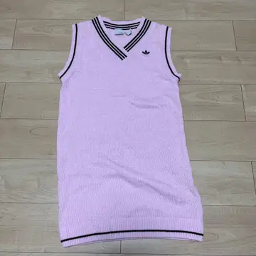 아디다스 핑크 슬리브리스 V넥