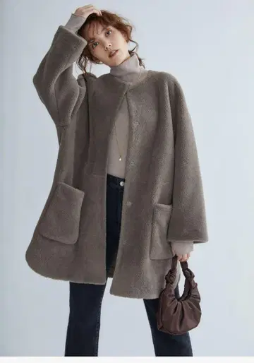 Mila Owen 보아 코트