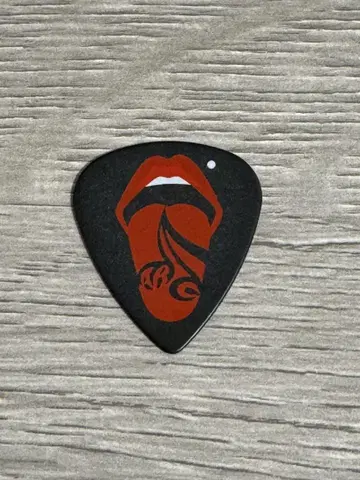 Acid Black Cherry 피크