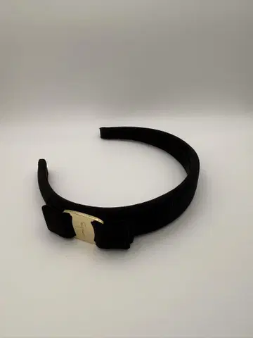 새상품급 Ferragamo 페라가모 머리띠 블랙 리본