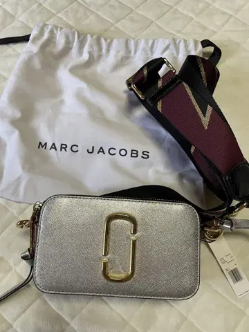 [ 새상품 ] MARC JACOBS 숄더백 실버