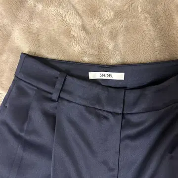 snidel 새틴 와이드 턱 팬츠 네이비 1 M 사이즈