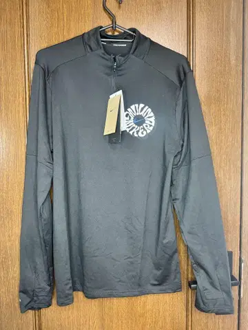 Nike 블랙 긴팔 셔츠