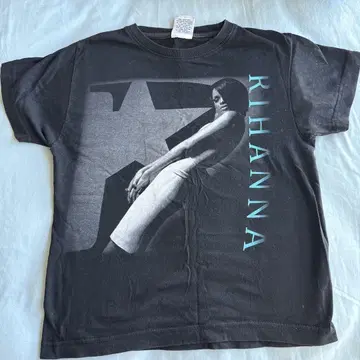 [ 레어품 ] Rihanna WORLD TOUR '08 티셔츠 S 사이즈