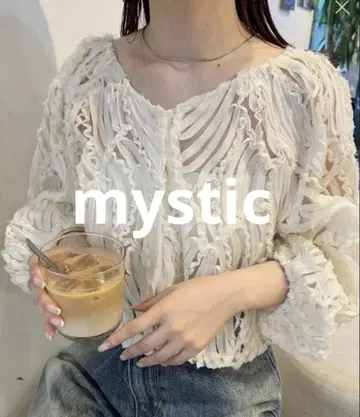 새상품급 mystic 미스틱 자카드 블라우스 베이지