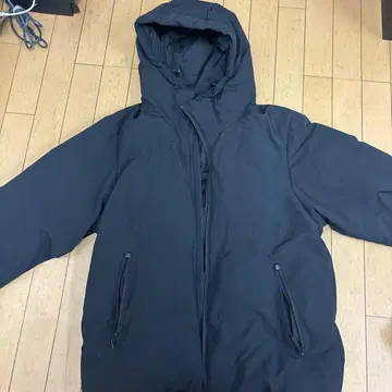 GU 다운 자켓 블랙