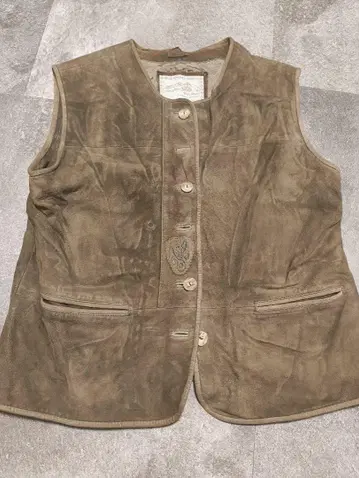 Tradition aus den Alphen 가죽 베스트