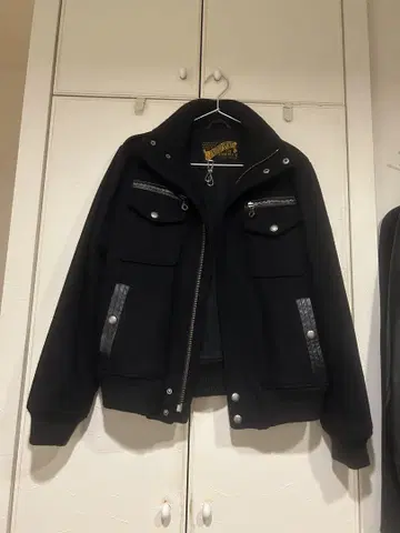 밀리터리 스타일 블랙 자켓