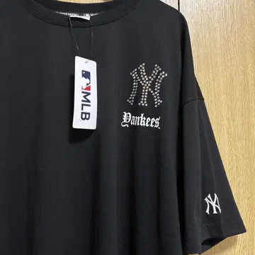 4L 새상품 MLB NY Yankees 큐빅 장식 T셔츠 블랙