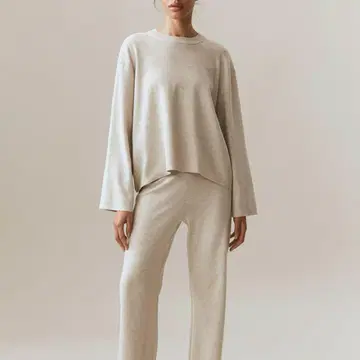 [ 새상품 ] H&M 오버 사이즈 커브 헴 스웨터