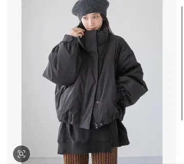 LOWRYS FARM 몬스터 숏코트 블랙