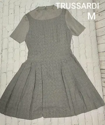 트루사르디 반팔 원피스 플리츠 M