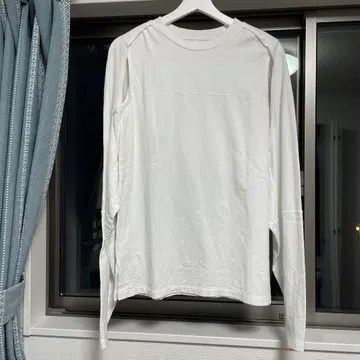 화이트 긴팔 T셔츠 래글런 슬리브 MACHATT