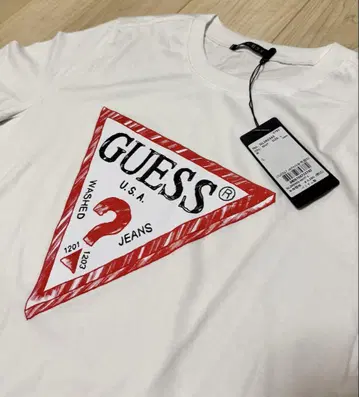 새상품! GUESS 트라이앵글 로고 T셔츠 L 화이트