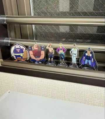 제일복권 원피스 ONEPIECE 아크릴 스탠드 세트 흰 수염 해적단