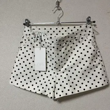 ZARA 화이트 도트 숏팬츠 XS
