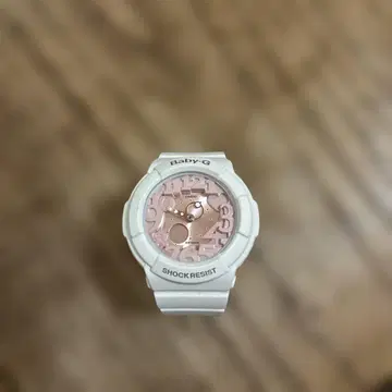 Baby-G SHOCK RESIST 화이트