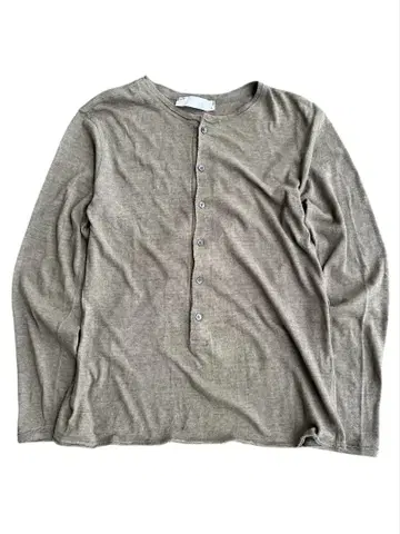 deep slit henry neck knit