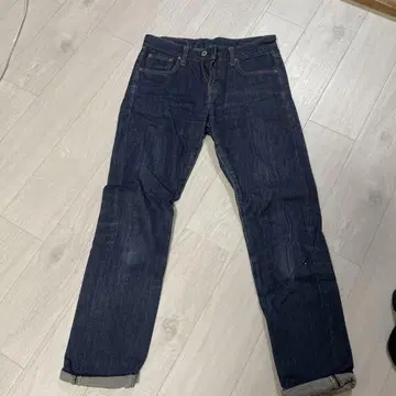에보와트 다크 블루 슬림 핏 데님