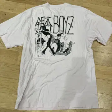 L 사이즈 이초우BOYZ 티셔츠