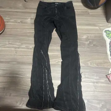 GUAPI 블랙 플레어 데님 밑단 지퍼 포함
