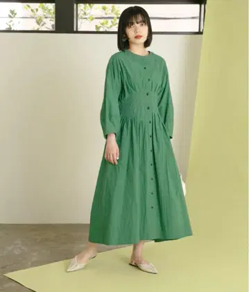 미사용 새상품 에이미 로우 선명한 그린 원피스