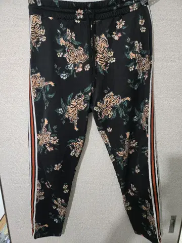 호랑이 무늬 조거 팬츠 ZARA