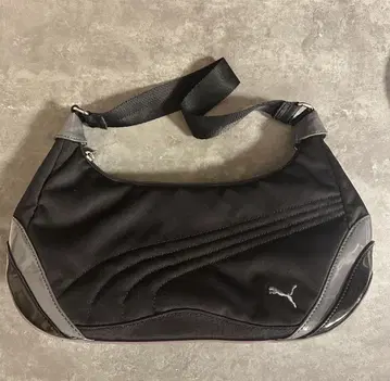새상품급 PUMA 블랙 숄더백 00s y2k 아카이브