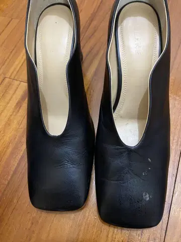 블랙 가죽 오픈토 펌프스