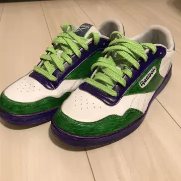 Reebok 코트 어드밴스 버즈 라이트이어 핸드메이드