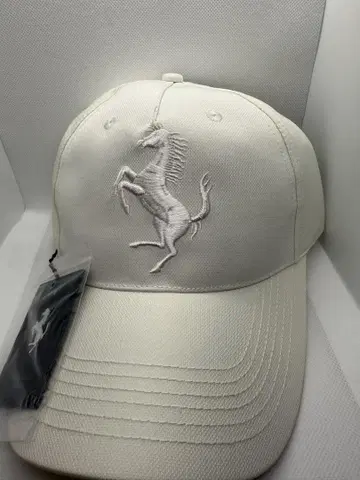 새상품 택 포함 화이트 Ferrari 페라리 야구 모자 레어