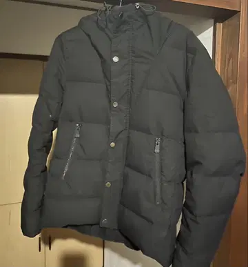 블랙 다운 자켓 후드 부착