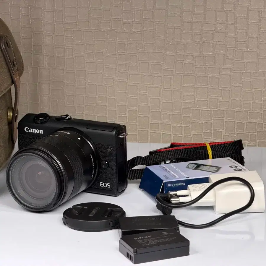 캐논 EOS M200 미러리스 카메라