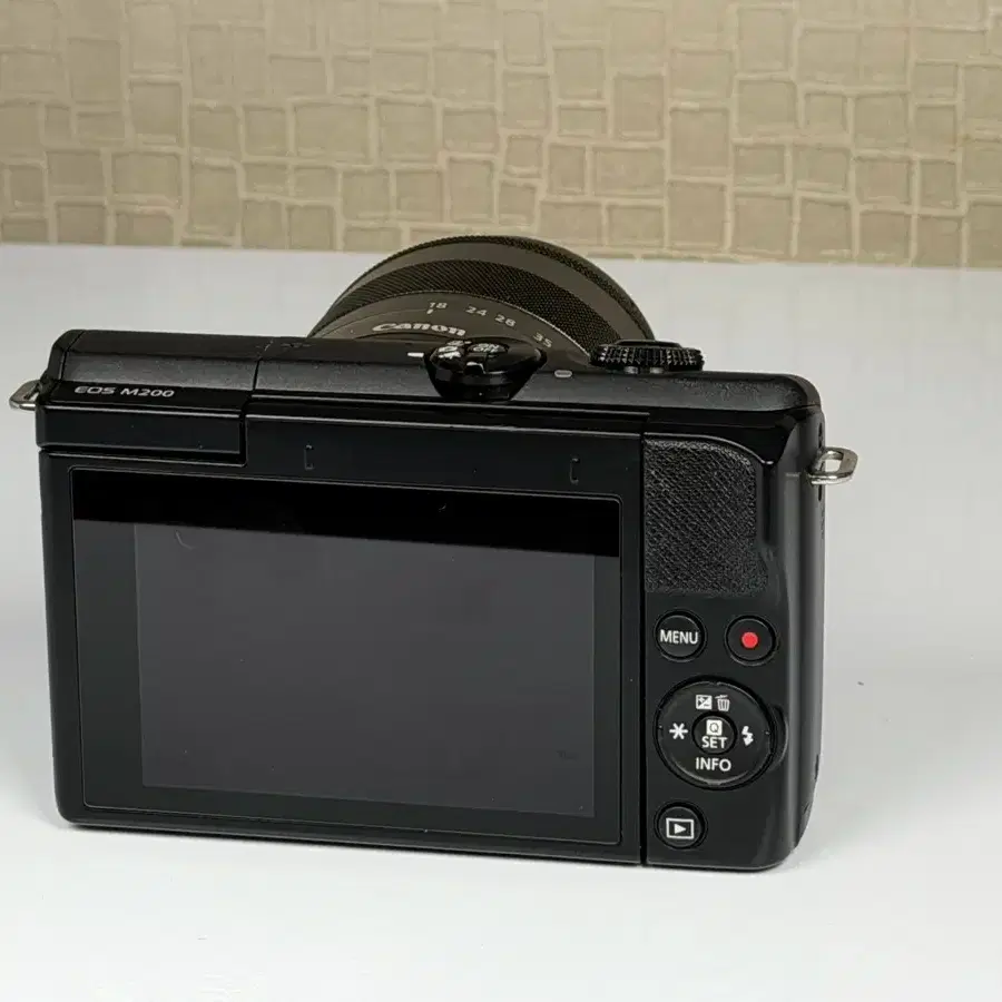 캐논 EOS M200 미러리스 카메라