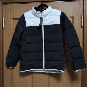 택 포함 새상품 뉴발란스 다운 자켓 블랙/화이트