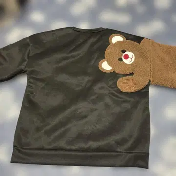 곰 디자인 블랙 맨투맨
