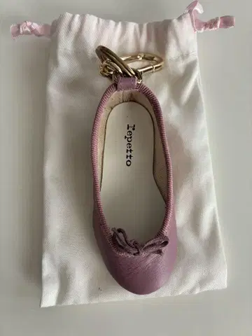 새상품 Repetto 키링 가죽 옅은 핑크 레페토