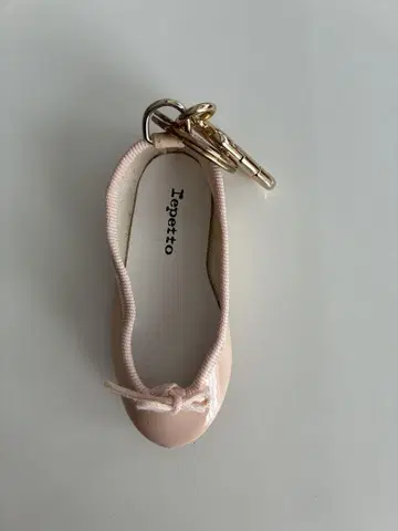 새상품 Repetto 키링 레페토 연핑크 페이턴트