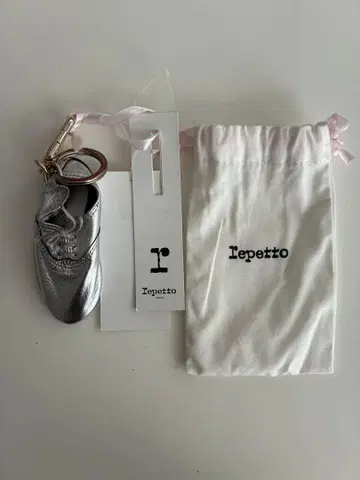 새상품 Repetto 키링 키링 실버 zizi 레페토