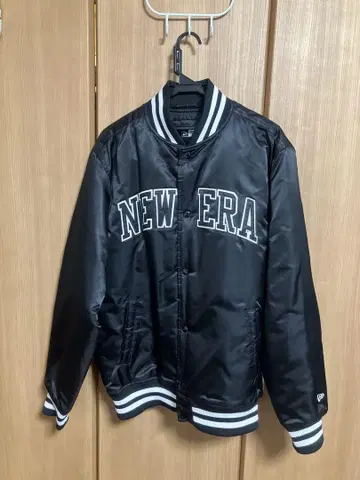 NEW ERA 바시티 자켓 블랙 L 사이즈