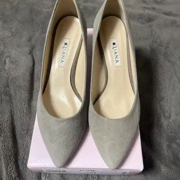 [박스 있음] Diana 다크 베이지 하이힐 23.5cm