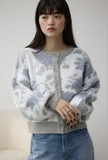 AZUL by moussy 아줄바이마우지 꽃무늬 자카드 가디건