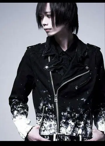 CIVARIZE 가공 데님 라이더 자켓