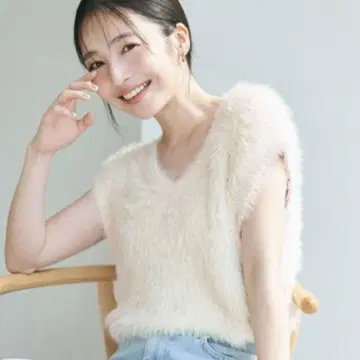 BASEMENT online 베이스먼트 샤기 V넥 베스트 에크루