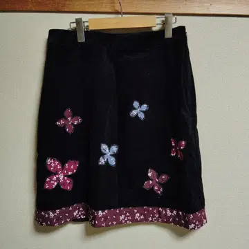 LAURA ASHLEY 나비 자수 타이트 스커트 SIZE 13