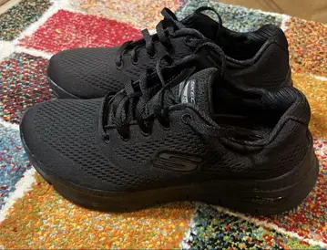 Skechers 블랙스니커즈 24cm